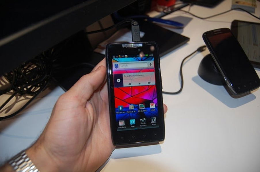 Imagen frontal del Motorola Razr
