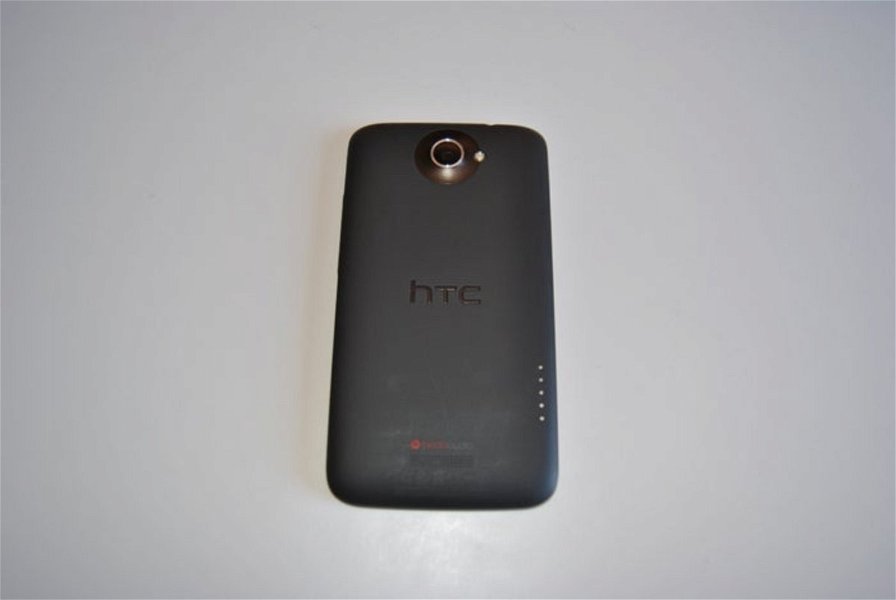 HTC One X trasera