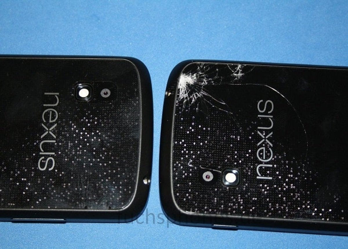 Comparación de dos Nexus 4 tras el droptest