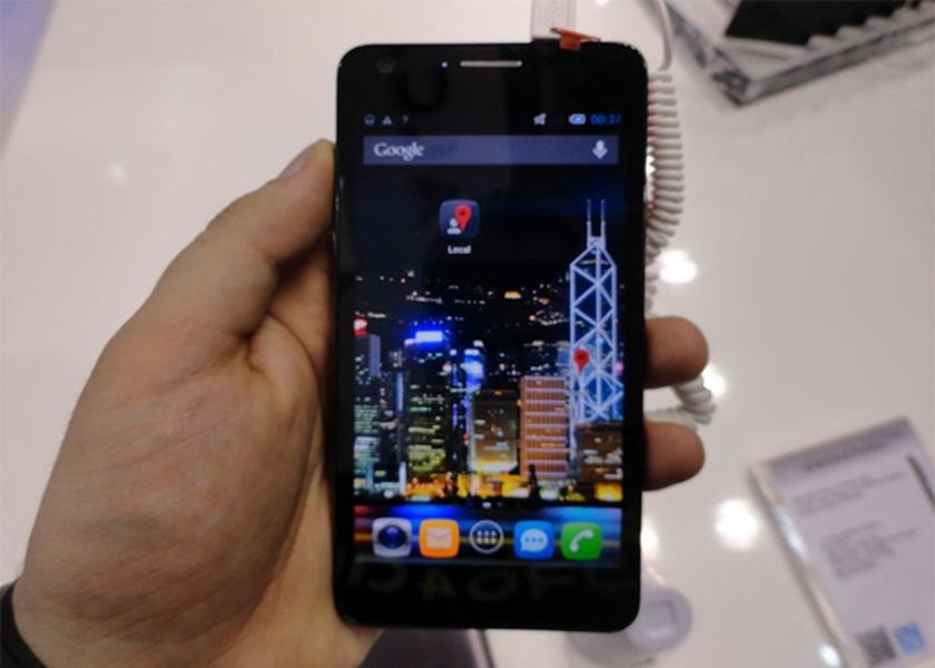 MWC 2013 | Alcatel quiere volver a ser competitiva presentándonos, el Alcatel One Touch Idol Ultra