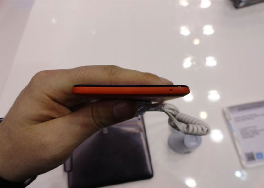 MWC 2013 | Alcatel quiere volver a ser competitiva presentándonos, el Alcatel One Touch Idol Ultra