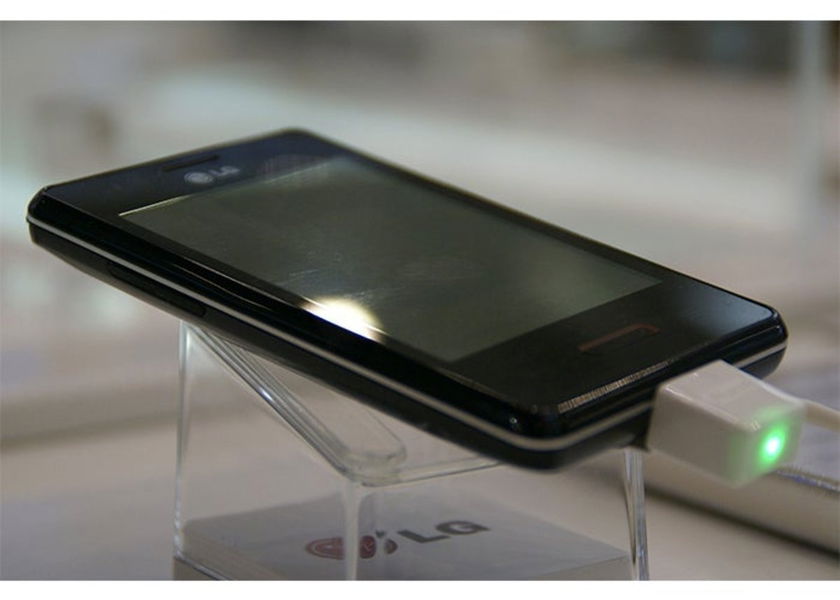 MWC 2013 | LG L3 II, el pequeño de la familia aparece en escena