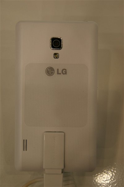 MWC 2013 | LG sigue apostando por la gama media, presenta el LG L7 II