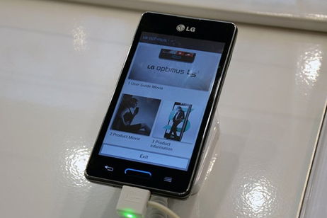 MWC 2013 | LG L5 II, el mediano de una nueva familia algo saturada MWC 2013 | LG L5 II, el mediano de una nueva familia algo saturada