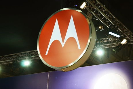 Motorola se adelanta a la competencia con dos anuncios de calado Motorola se adelanta a la competencia con dos anuncios de calado
