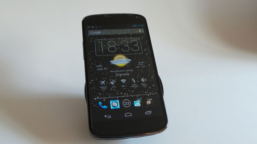 Analizamos el cargador inalámbrico del Google Nexus 4