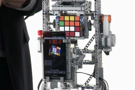 La potencia del Huawei Ascend P6 se hace patente, un cubo de Rubik resuelto sin esfuerzos