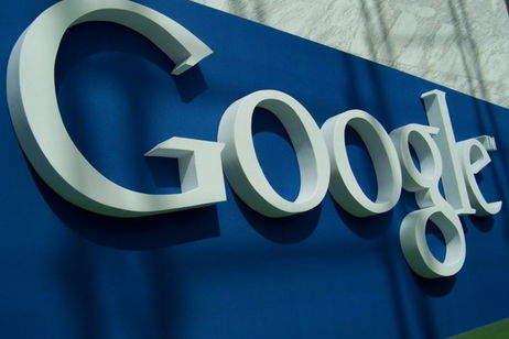 Google patenta un novedoso sistema de seguridad que pretende ahuyentar a los "mirones" Google patenta un novedoso sistema de seguridad que pretende ahuyentar a los "mirones"