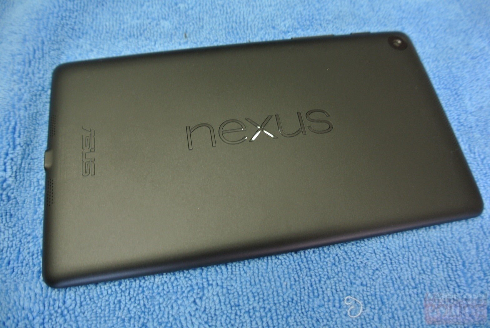 Logo Nexus en la Nexus 7 II
