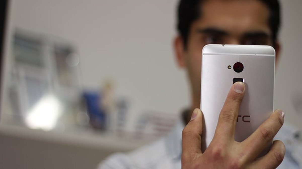Usando el sensor de huellas dactilares en el HTC One Max