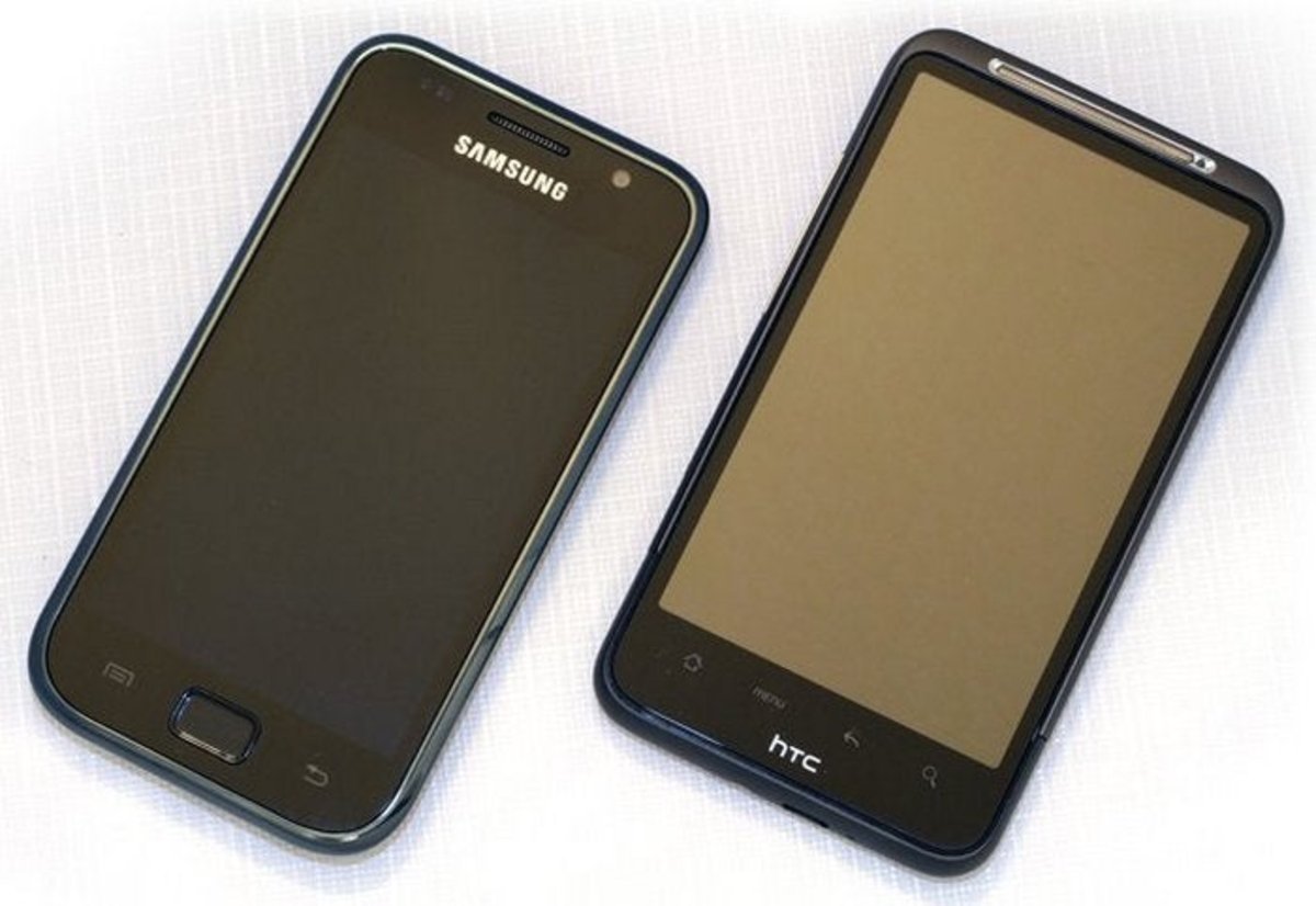 Imagen del HTC Desire HD y del Samsung Galaxy S desde arriba