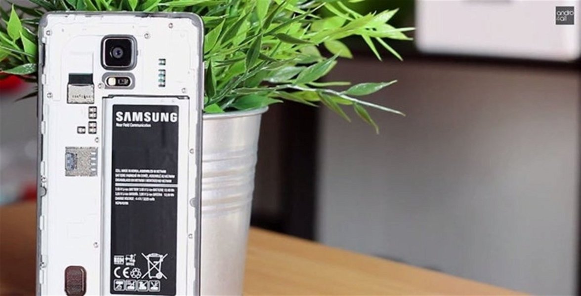 Samsung Galaxy Note 4 sin tapa trasera