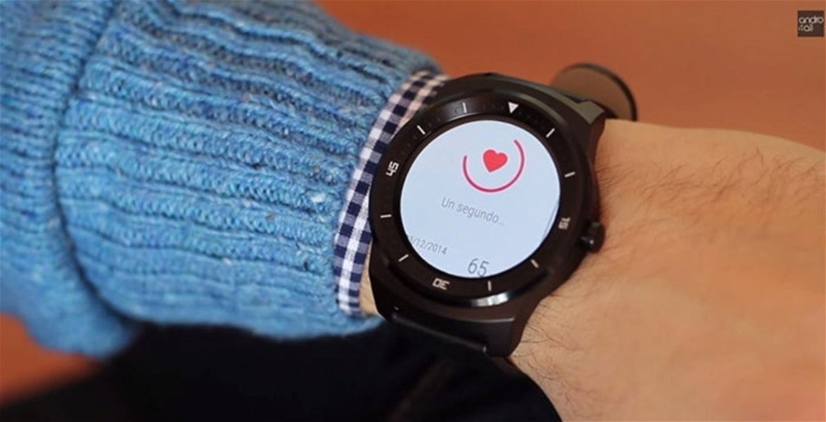 LG G Watch R midiendo el ritmo cardíaco