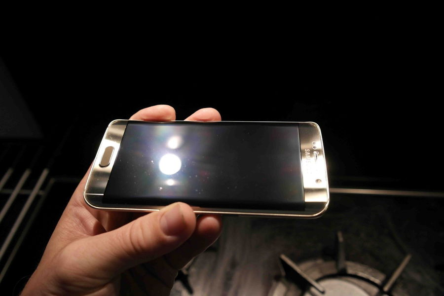 ¿Es la Clear View la culpable de los rasguños en la pantalla del Samsung Galaxy S6 edge?