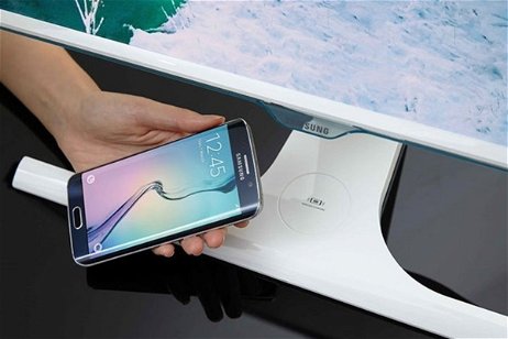 Samsung anuncia nuevos monitores con carga inalámbrica en la base, ¡olvídate de cables!