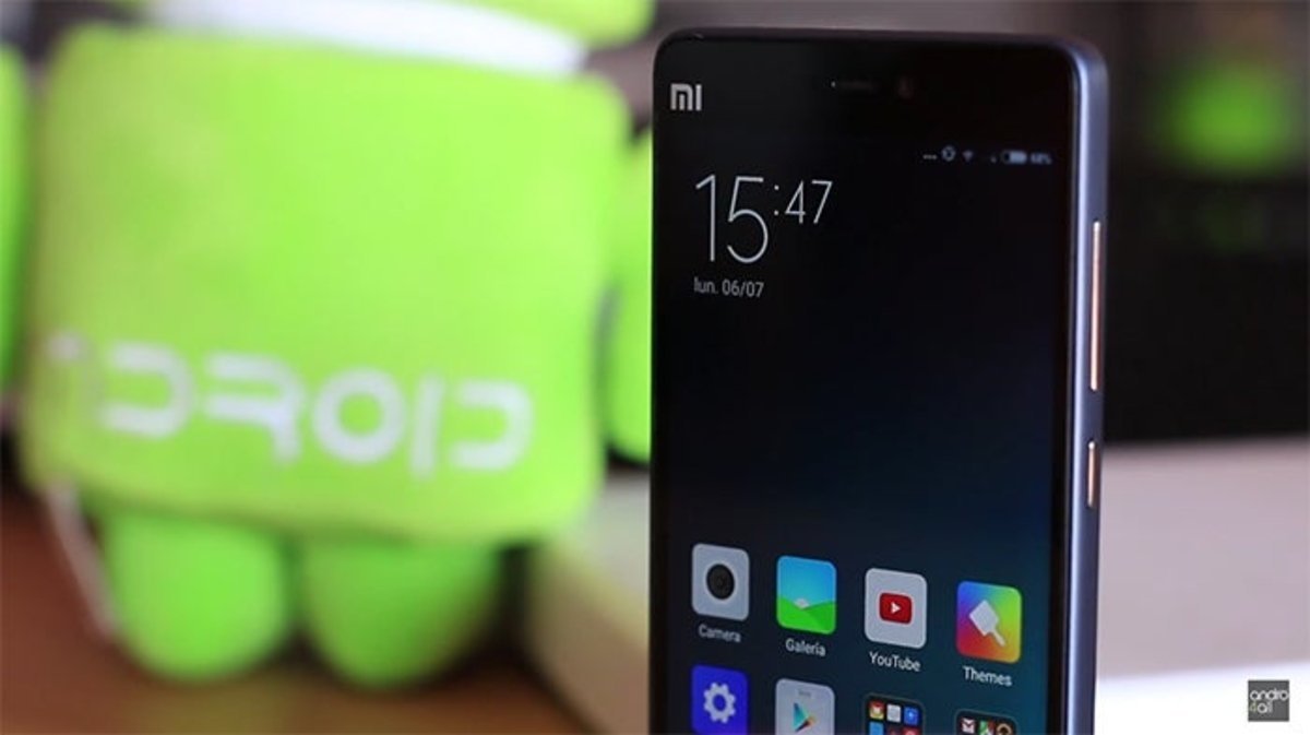Xiaomi Mi 4i, parte frontal superior