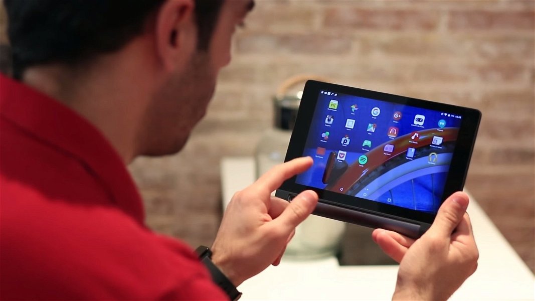 Lenovo Yoga Tab 3, análisis de una peculiar e innovadora tablet de 8 pulgadas