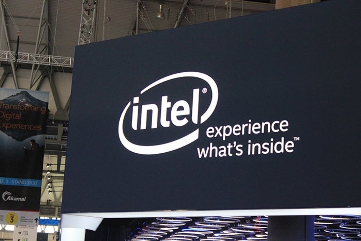 Intel Logo stand mwc'16