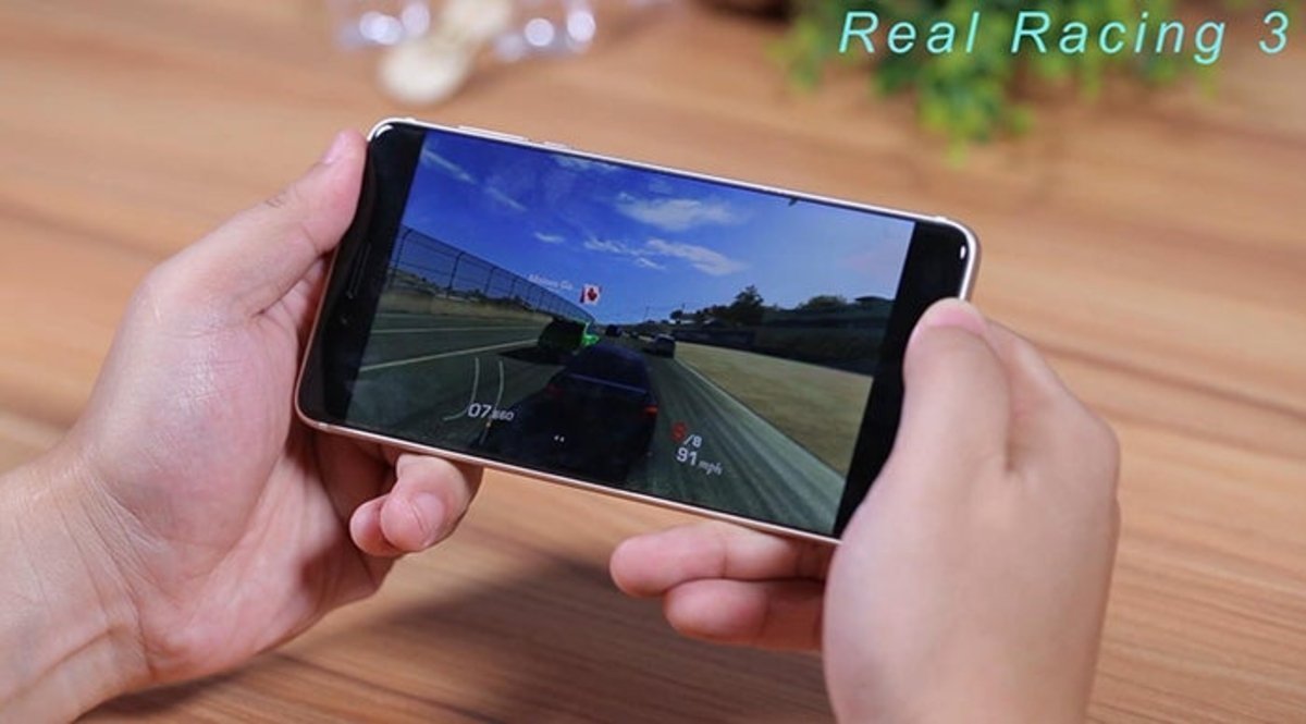 Ulefone Future Real Racing 4 gaming