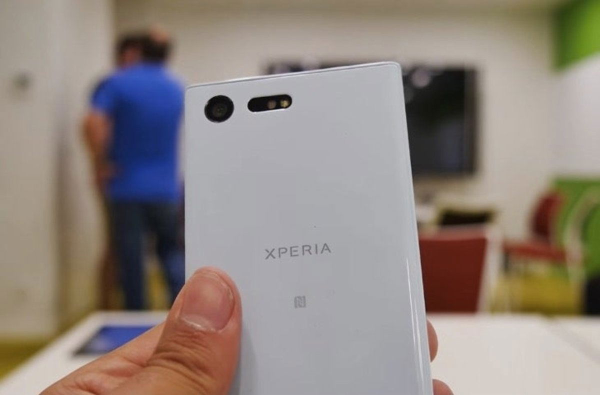 sony xperia x compact