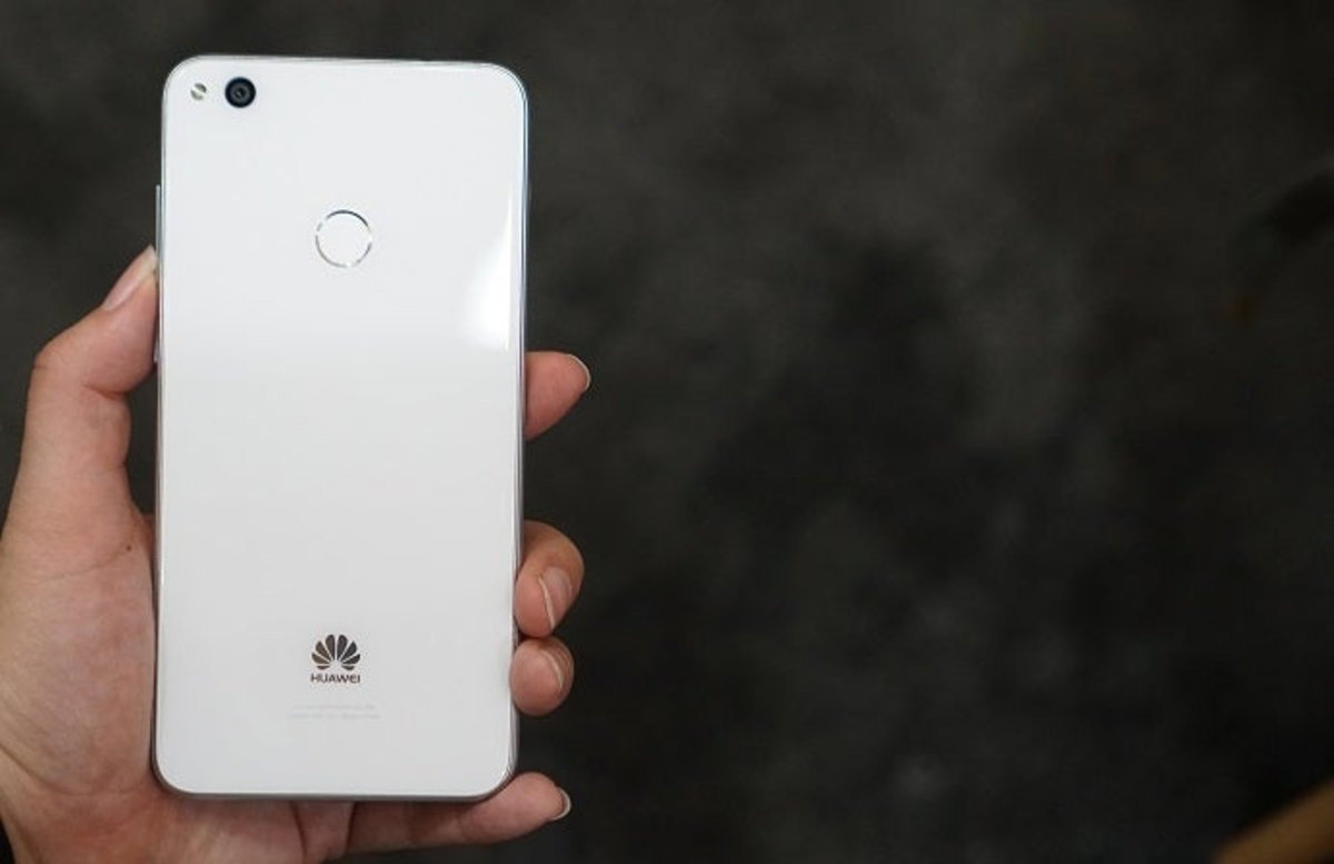 Custodia Mumbi Sogno Nero Per Huawei P8 Lite (2017) – Cover Sottile Antiscivolo Con Pulsanti Coperti
