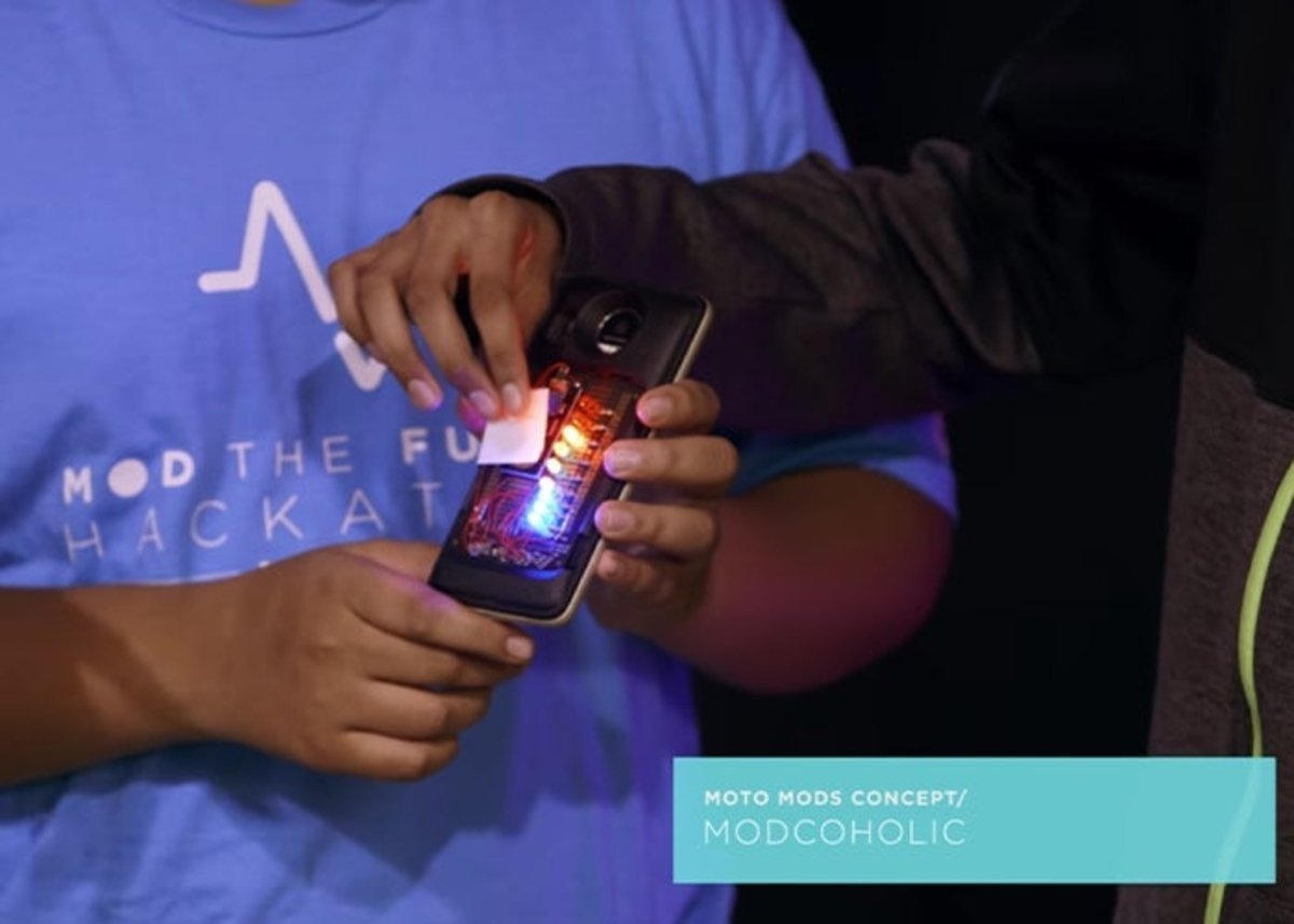ModCoholic, Moto Mod capaz de medir nivel de alcohol en sangre