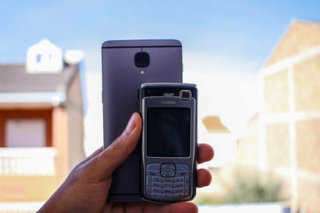 A los smartphones actuales les dura más la batería que a los teléfonos antiguos A los smartphones actuales les dura más la batería que a los teléfonos antiguos