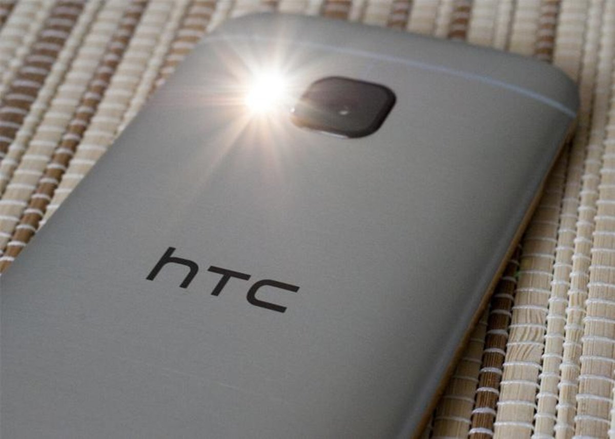 HTC no ve la luz, y ya se plantearía dejar los smartphones