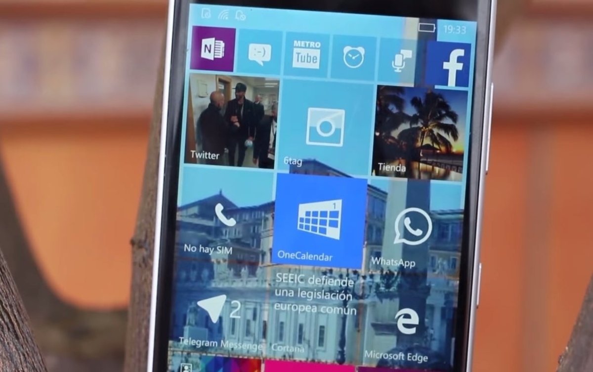 Pantalla de inicio de Windows 10 Mobile