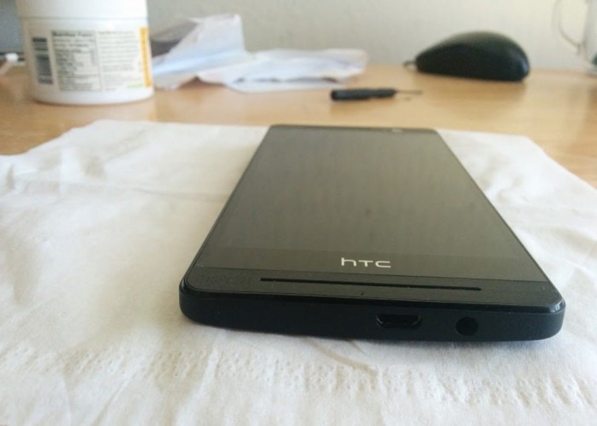 HTC One m8 color negro mate inferior