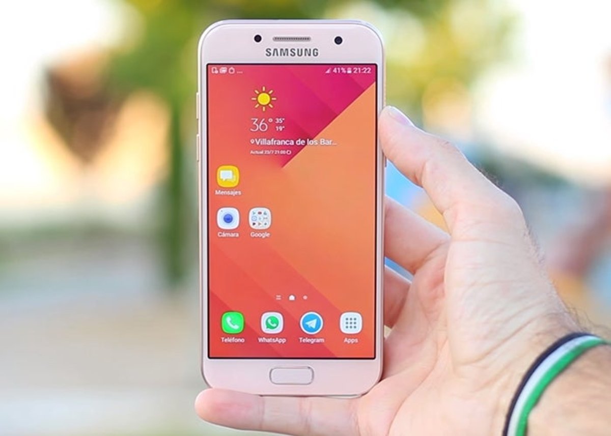 Samsung Galaxy A3 2017, pantalla