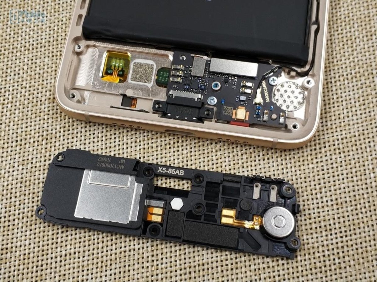Xiaomi Mi Note 3 Teardown (17)