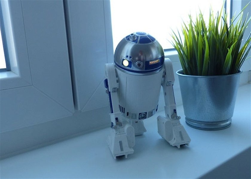 Probamos el Sphero R2-D2, así es el droide astromecánico que vas a querer que te regalen