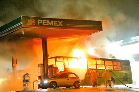 ¿Es verdad que usar el smartphone en una gasolinera puede provocar una explosión? ¿Es verdad que usar el smartphone en una gasolinera puede provocar una explosión?