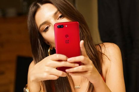 Cinco packs de OnePlus 5T a cinco parejas con suerte, cortesía de la musa de OnePlus... Cinco packs de OnePlus 5T a cinco parejas con suerte, cortesía de la musa de OnePlus...