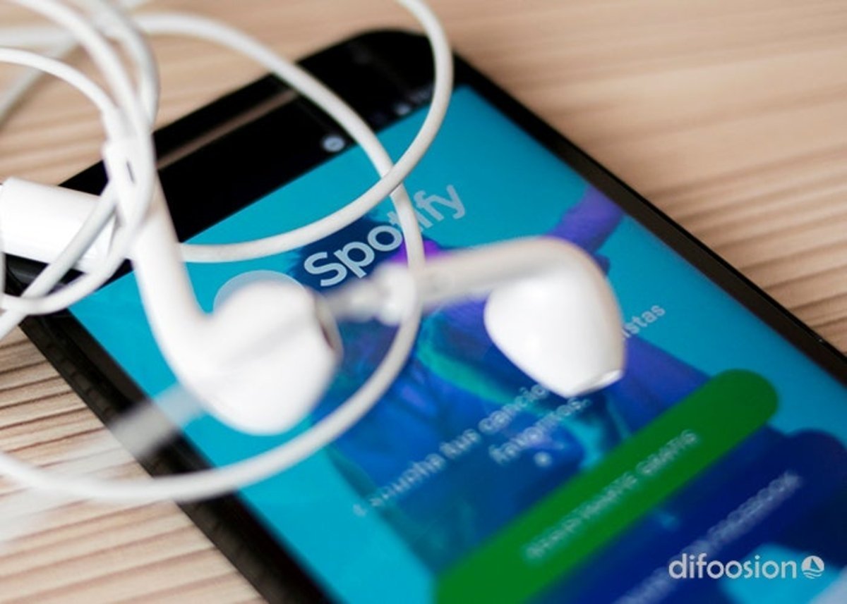 Olvídate de los audios de WhatsApp: pronto podrás subir tus propios podcasts a Spotify
