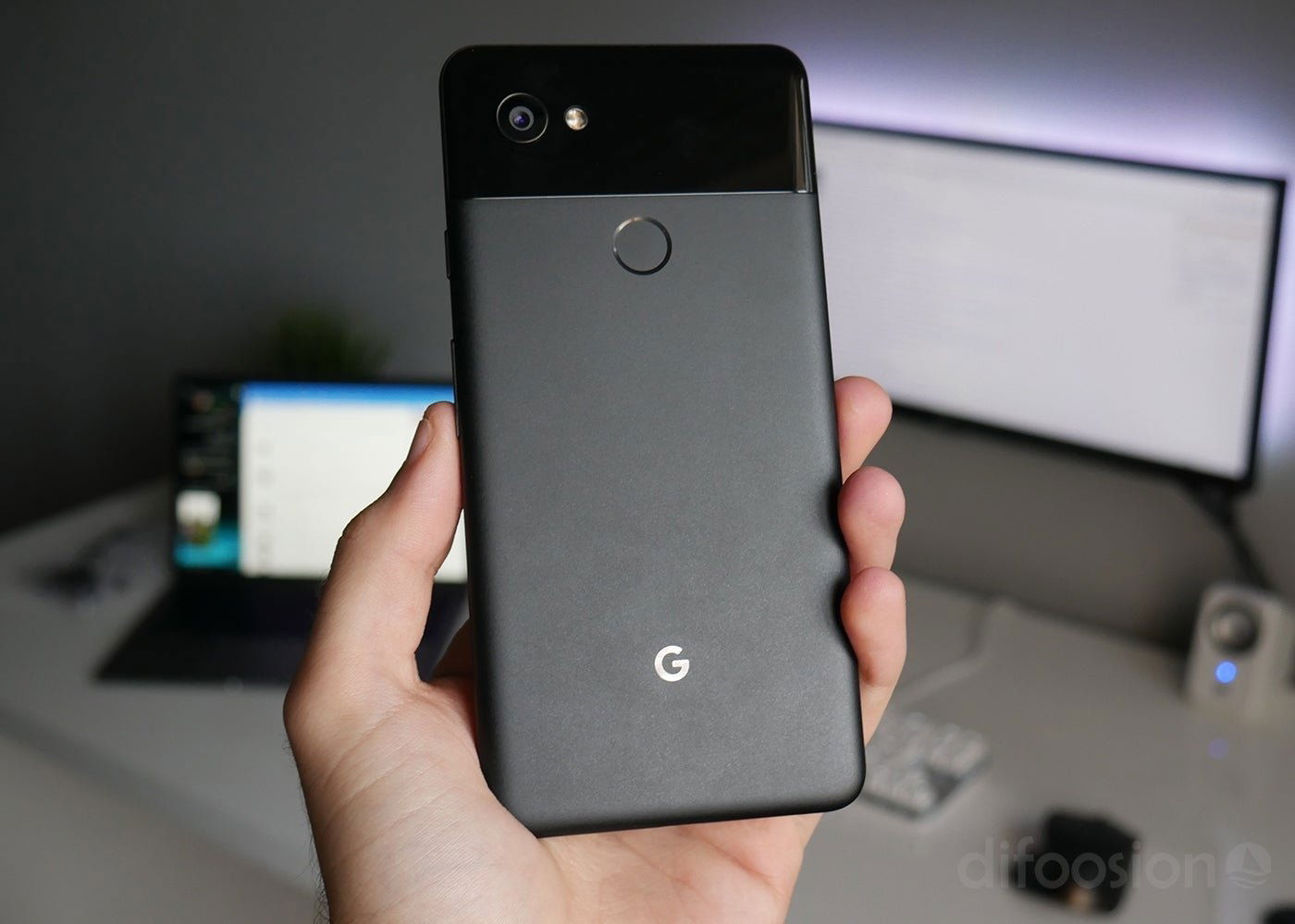 Trasera del Google Pixel 2 XL en color negro