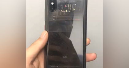 Un supuesto Xiaomi Mi 8 'transparente' aparece en vídeo a una semana de su presentación Un supuesto Xiaomi Mi 8 'transparente' aparece en vídeo a una semana de su presentación