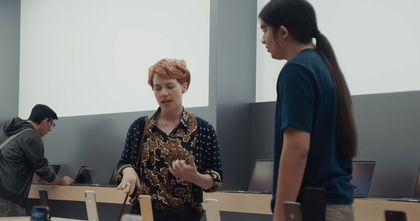 Al cuello: Samsung se burla de Apple en un nuevo anuncio Al cuello: Samsung se burla de Apple en un nuevo anuncio