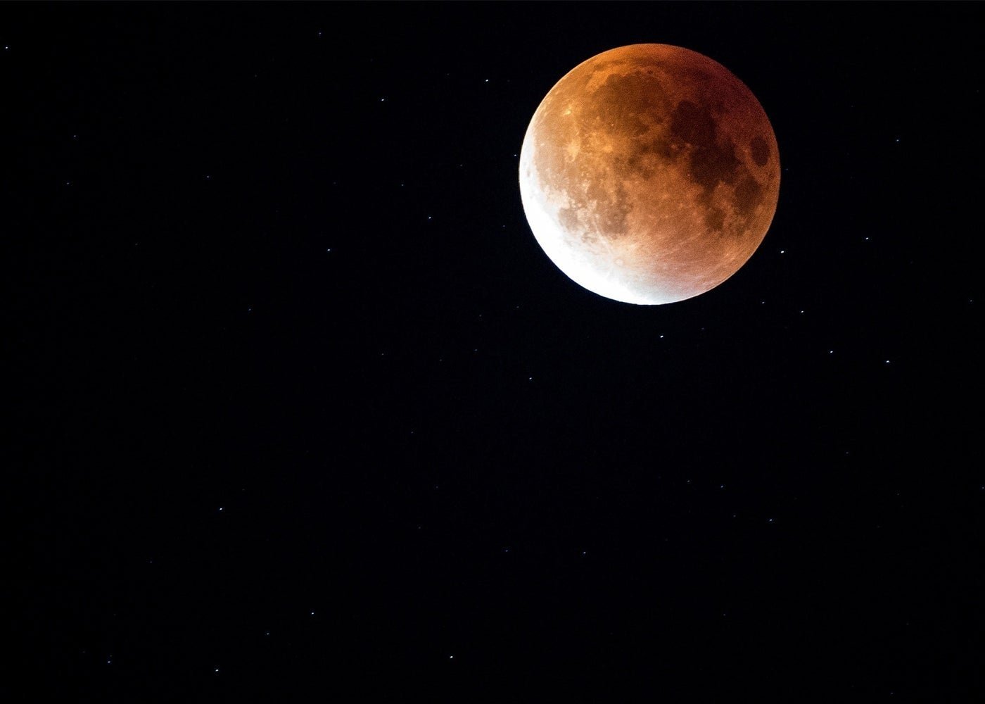 Cómo fotografiar el eclipse lunar de este viernes con tu Android