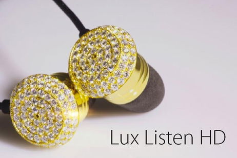 Lux Listen HD: 10.000 dólares por unos auriculares 'low-cost'... ¡con sus diamantes y todo! Lux Listen HD: 10.000 dólares por unos auriculares 'low-cost'... ¡con sus diamantes y todo!