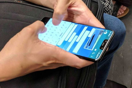 El Google Pixel 3 XL aparece en fotos reales en un tranvía (sí, otra vez) El Google Pixel 3 XL aparece en fotos reales en un tranvía (sí, otra vez)