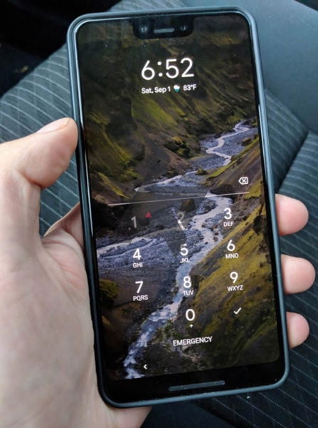 Alguien se ha dejado un Google Pixel 3 XL en la parte trasera de un taxi