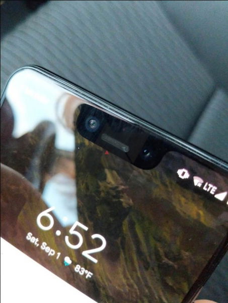 Alguien se ha dejado un Google Pixel 3 XL en la parte trasera de un taxi