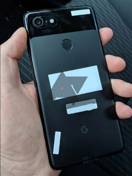 Alguien se ha dejado un Google Pixel 3 XL en la parte trasera de un taxi