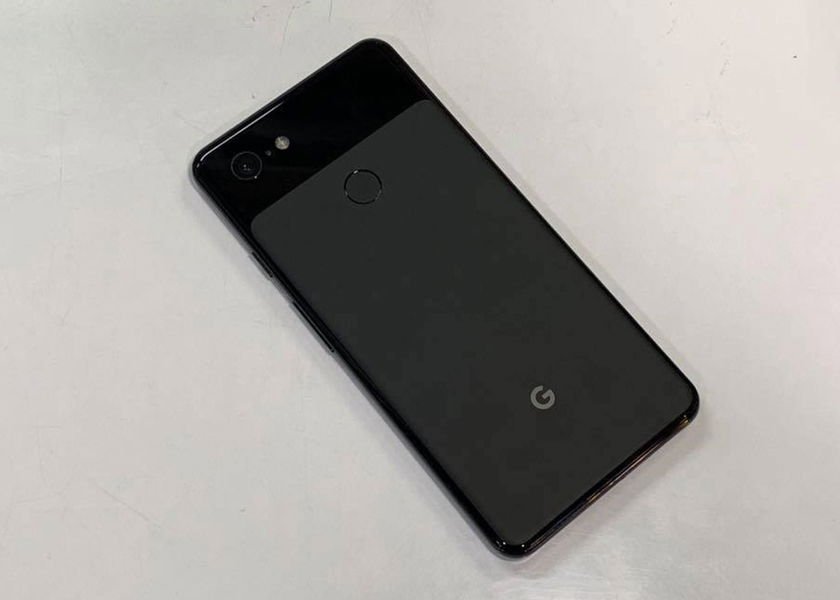 Este es el Google Pixel 3 XL con todos sus accesorios, auriculares USB Tipo C incluidos