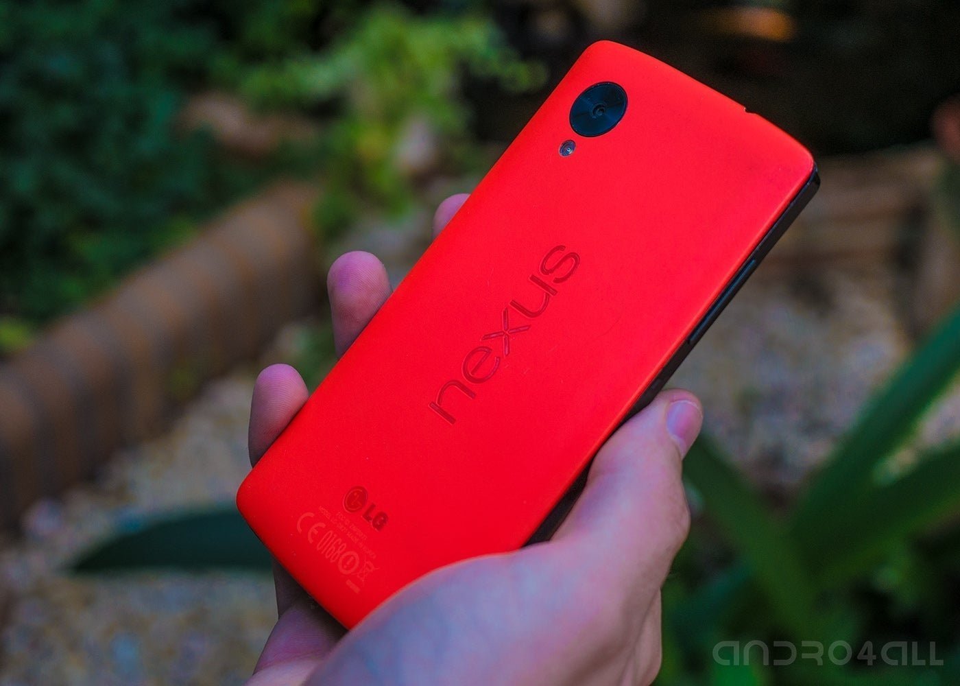 Google Nexus 5 en color rojo