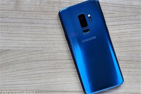 Samsung viaja al pasado con su nuevo smartphone "de concha"