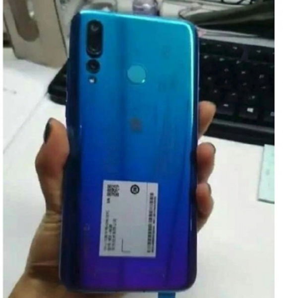 Se filtran las imágenes reales del Huawei Nova 4 con agujero en la pantalla