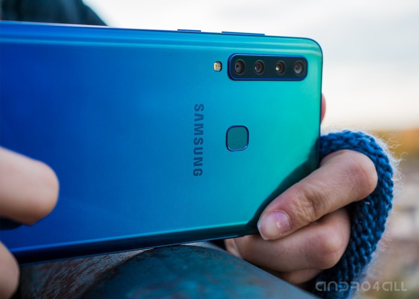 Samsung presume de las 4 cámaras del Galaxy A9 en Twitter... desde un iPhone